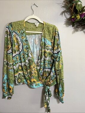 🌺Anthropologie- Tiny Green and Aqua Floral Wrap Tie Blouse